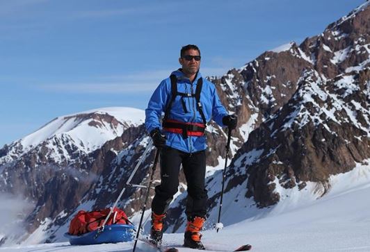 Steve Backshall while on the summit